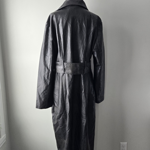 PrettyLittleThing Women's Long Faux Leather Textured Black Trench Coat 14 - Picture 4 of 16